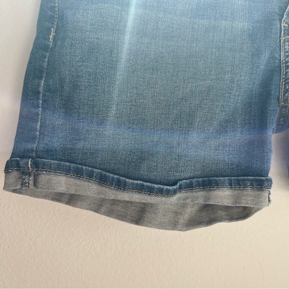 Denizen from Levi's Women's Classic Blue Jean Shorts - Picture 5 of 10